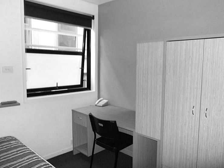 268 Flinders Street Melbourne studio desk cupboard bed