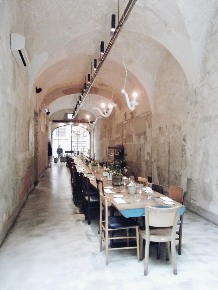 La Ménagère dining room tunnel view in Florence