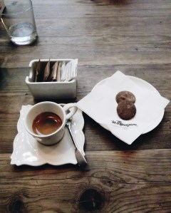 La Ménagère espresso caffe and biscuits in Florence