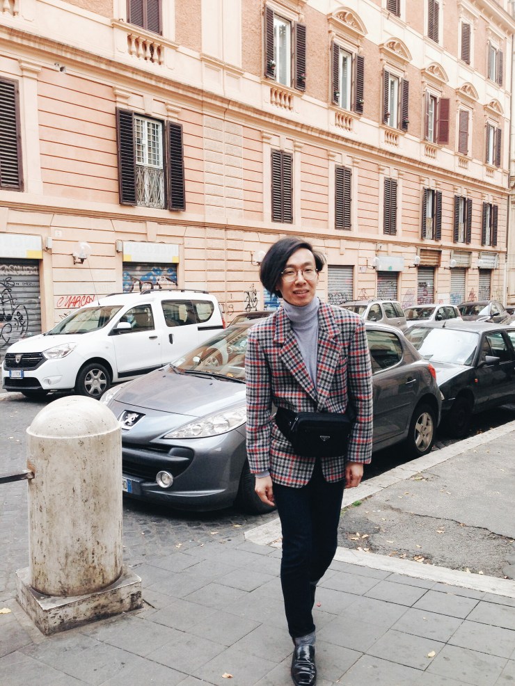 OOTD in Esquilino Rome wearing vintage blazer and Prada waist pouch